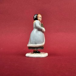 Firklveren Figur Julepige Med Blomster.