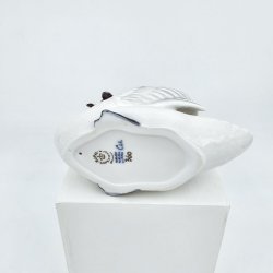 Royal Copenhagen Figur Svane Med Unger nr. 360. sortering 2  