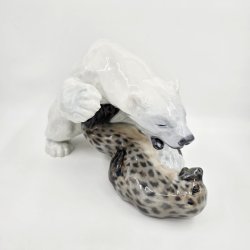 Royal Copenhagen Figur Isbjrn Med Sl nr. 1108. sortering 2