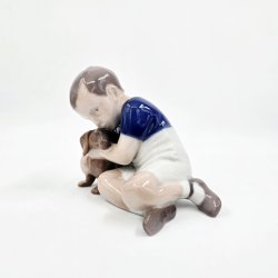 B &amp; G FIgur Dreng Med Gravhund  nr. 1951. sortering 2  