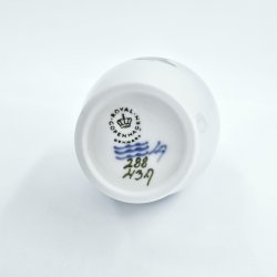 Royal Copenhagen Vase Med Brombrranke nr. 288-43A. sortering 1 