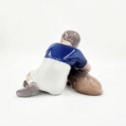 B &amp; G FIgur Dreng Med Gravhund  nr. 1951. sortering 2  