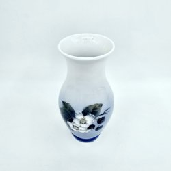 Royal Copenhagen Vase Med Brombrranke nr. 228-2289. sortering 1 