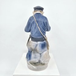 Royal Copenhagen Figur Dreng nr. 905. sortering 2  