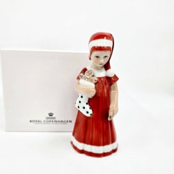 Royal Copenhagen Figur Pige Med Julesok nr. 092. sortering 1