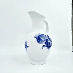 Bl� Blomst Flettet Chokoladekande nr. 10-8147. sortering 1  