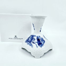 Bl� Blomst Svejfet Lysestage nr. 10-1711. sortering 2 