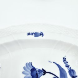 Bl Blomst Svejfet Ovalt Fad nr. 10-1555. sortering 1 