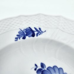 Bl Blomst Svejfet Lille Dyb Tallerken nr. 10-1616 . sortering 1