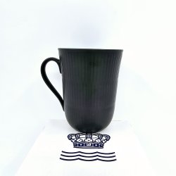 Royal Copenhagen Sort Riflet Krus nr. 497. sortering 1 