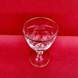 Mgeglas Rdvinsglas Med Guldkant