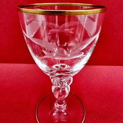 Mgeglas Rdvinsglas Med Guldkant