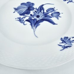 Bl Blomst Flettet Lille Middagstallerken nr. 10-8096. sortering 1