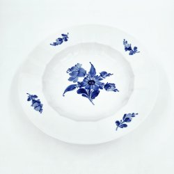 Bl Blomst Kantet Stor Dyb Tallerken nr. 10-8546. sortering 1