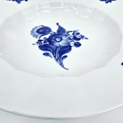 Bl Blomst Kantet Stor Dyb Tallerken nr. 10-8546. sortering 2