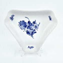 Bl Blomst Flettet Trekantet Asiet nr. 10-8278. sortering 1 