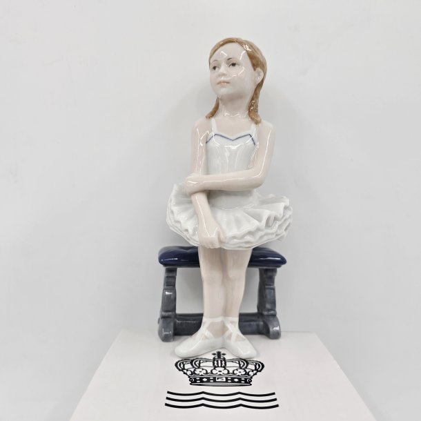 Royal Copenhagen Figur Den Lille Ballerina nr. 137. sortering 1 