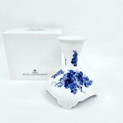 Bl� Blomst Svejfet Lysestage nr. 10-1711. sortering 1