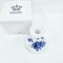 Bl� Blomst Svejfet Lysestage nr. 10-1711. sortering 1