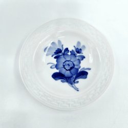 Bl� Blomst Flettet Rund Asiet nr. 10-8180. sortering 1