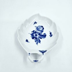 Bl� Blomst Flettet Blad Asiet nr. 10-8001. sortering 2 