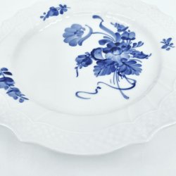 Bl� Blomst Svejfet Stor Kagetallerken nr. 10-1625. sortering 1