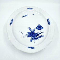 Bl� Blomst Svejfet Stort Ovalt Fad nr. 10-1557. sortering 1