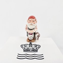Royal Copenhagen Pixie Nisse Med Lygte &amp; Kat nr. 760. Sortering 1  
