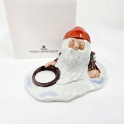 Royal Copenhagen Nisse Med Risengrd nr. 370. Sortering 1