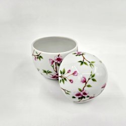 Royal Copenhagen Bonbonniere Kirse�rblomst 2018. Sortering 1 