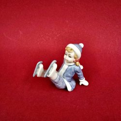 Royal Copenhagen Figur Pige P Skjter nr. 016  sortering 1