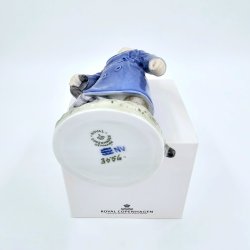 Royal Copenhagen Figur Dreng Med Paraply nr. 3556. sortering 1  