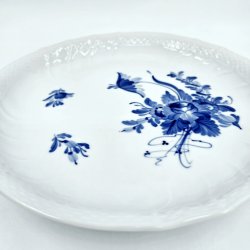 Bl� Blomst Svejfet Rundt Fad nr. 10-1691. sortering 1  
