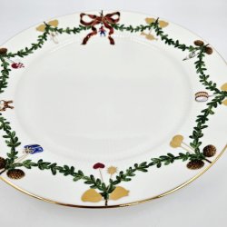 Royal Copenhagen Stjerne Riflet Jul Middagstallerken nr. 627. sortering 1