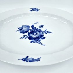 Bl� Blomst Kantet Ovalt Fad nr. 10-8538. sortering 2 