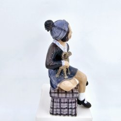 Dahl Jensen Pige Med Julebuk nr. 1158. sortering 2  