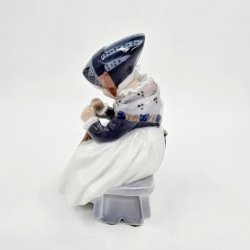 Royal Copenhagen Figur Amagerpige nr. 1314. sortering 2  