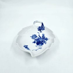 Bl� Blomst Svejfet Blad Asiet nr. 10-1597. sortering 1