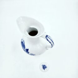 Bl� Blomst Flettet Chokoladekande nr. 10-8147. sortering 1  