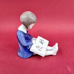 B &amp; G Figur Pige Med Julebog nr. 2247. Sortering 1 