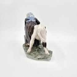 Royal Copenhagen Figur Pige Med Kalv nr. 779. sortering 1 