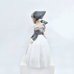 Royal Copenhagen Figur Amagerpiger nr. 1316. sortering 2  