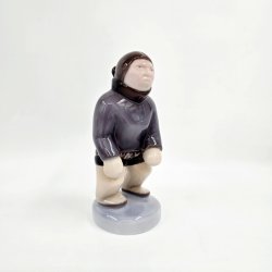 B &amp; G Figur Gr�nlandsk Kvinde nr. 2414. Sortering 1 