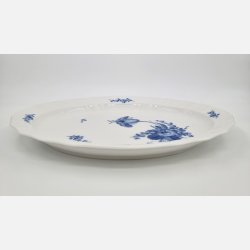 Bl Blomst Svejfet Stort Ovalt Fad nr. 10-1557. sortering 1