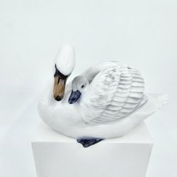 Royal Copenhagen Figur Svane Med Unger nr. 360. sortering 2  