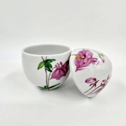 Royal Copenhagen Bonbonniere Akeleje 2016. Sortering 1 