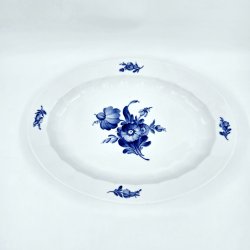 Bl� Blomst Kantet Ovalt Fad nr. 10-8538. sortering 2 