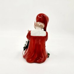 Royal Copenhagen Figur Pige bner Julegave nr. 097. sortering 1