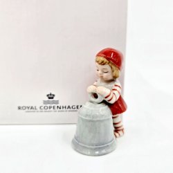 Royal Copenhagen Pixie Nisse Med Klokke nr. 763. Sortering 1  