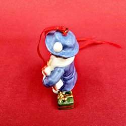 Royal Copenhagen Juleornament Pige Med Gaver Figuer nr. 155. 1 Sortering 